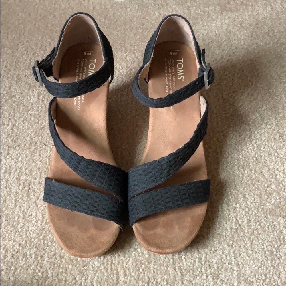 TOMS wedges size 8